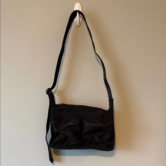 Baggu Medium Cargo Crossbody - Black - Picture 4 of 10
